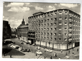Ostrava - Hotel Ostrava - automobily (pohled)