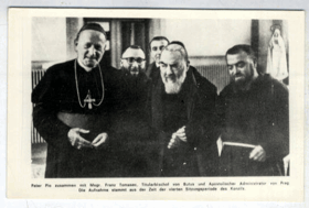 František Tomášek a Svatý Pio z Pietrelciny na čtvrtém zasedání druhého vatikánského ... (pohled)