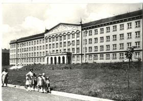 Havířov - základní devítiletá škola (pohled)