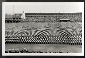 Sokolové - X. všesokolský slet 1938 - cvičení žactva národních škol (pohled)