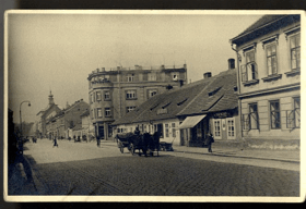 Ulice, koňský povoz (pohled)