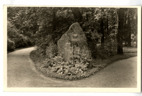 Gutenfeld - Dobruška - pomník (pohled)