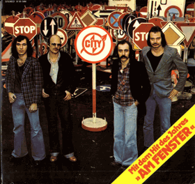LP - City - Am Fenster