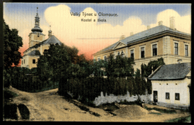 Velký Týnec u Olomouce - kostel a škola (pohled)