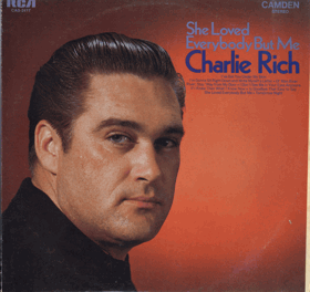 LP -  Charlie Rich – She Loved Everybody But Me