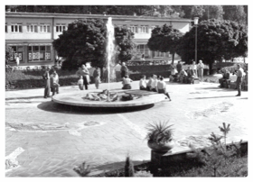 Luhačovice - státní lázně - Bruselská fontána (pohled)