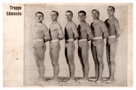 Truppe Edmondo - Cvičenci v dresech (pohled)