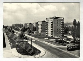 Gottwaldov - Věžové domy na Stalinově třídě - Zlín - automobily, trolejbus (pohled)