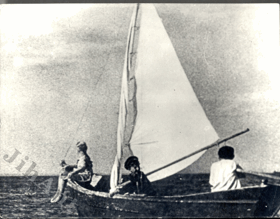 Fotoska - Na obzoru plachta bílá - Sovětský film