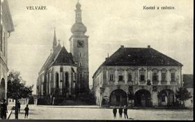 Velvary - Kostel a radnice (pohled)