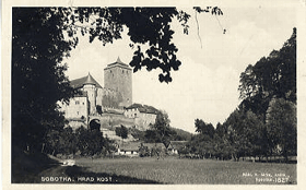 Hrad Kost v dáli (pohled)