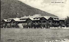 Bear Mountain Inn. (pohled)