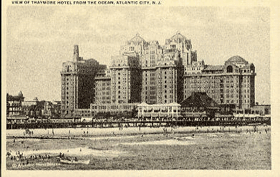 View of Traymore hotel from the ocean, Atlantic city, N.J. (pohled)