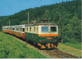 Lokomotiva E 422.0004 na trati Rybník - Lipno (pohled)