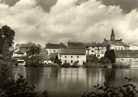 Rožmitál pod Třemšínem - Pohled od rybníka Kuchynky (pohled)