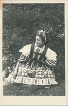 Děvče v kroji (pohled)