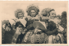 Moravské národní kroje - Vlčnov (pohled)
