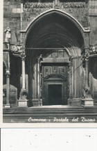 Itálie - Cremona - Portale del Duomo (pohled)