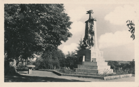 Týnec nad Labem - Památník padlých (pohled)