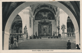 Příbram - Svatá Hora - Korunovační oltář (pohled)