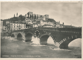Verona - Ponte Pietra E Castel S. Pietro (pohled)