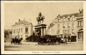 Belgie - Ostende - Monument Léopold (pohled)