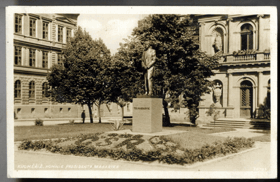 Kroměříž - Pomník presidenta Masaryka (pohled)
