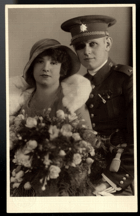 Voják s mladou paní (pohled)