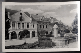 Trhové Sviny - Náměstí, kašna (pohled)