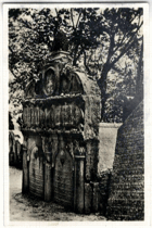 Praha - Starý židovský hřbitov - hrob rabiho Löwa (pohled)