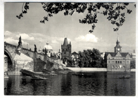 Praha - Vltava a Karlův most (pohled)