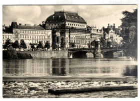 Praha - Národní divadlo (pohled)